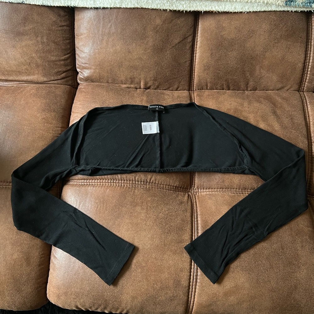 White fox boutique cropped long sleeve